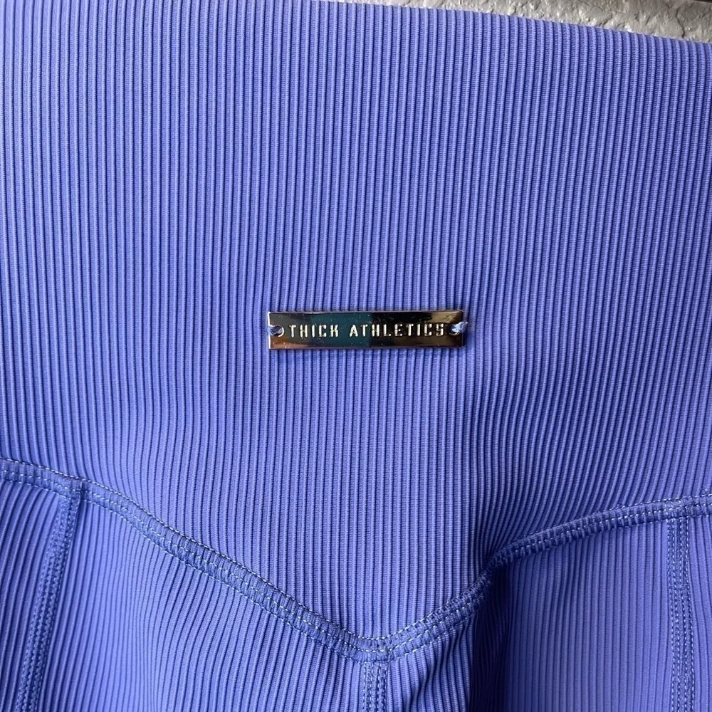 Thick Athletics LUX Ribbed On-the-Move Purple Leggings Side Pockets - Picture 5 of 12